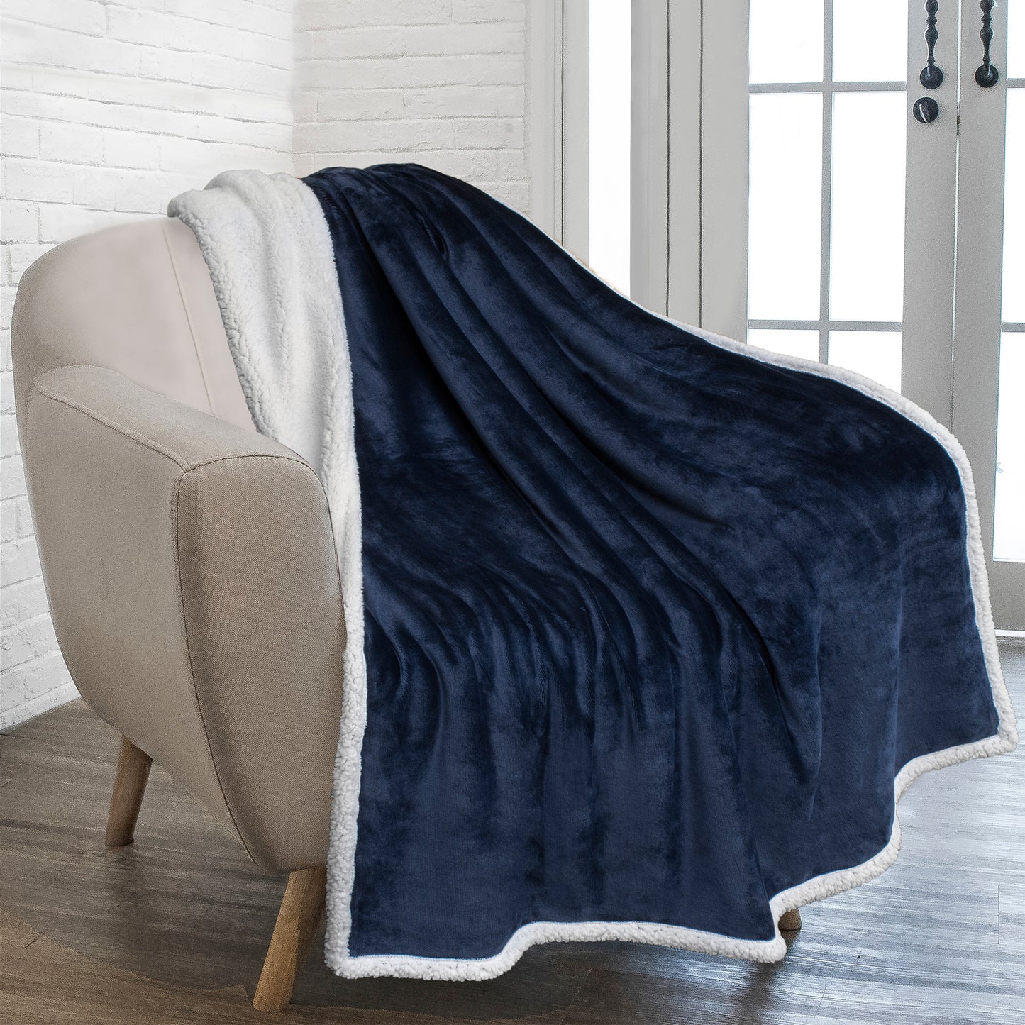 Premium Sherpa Fleece Throw Blanket