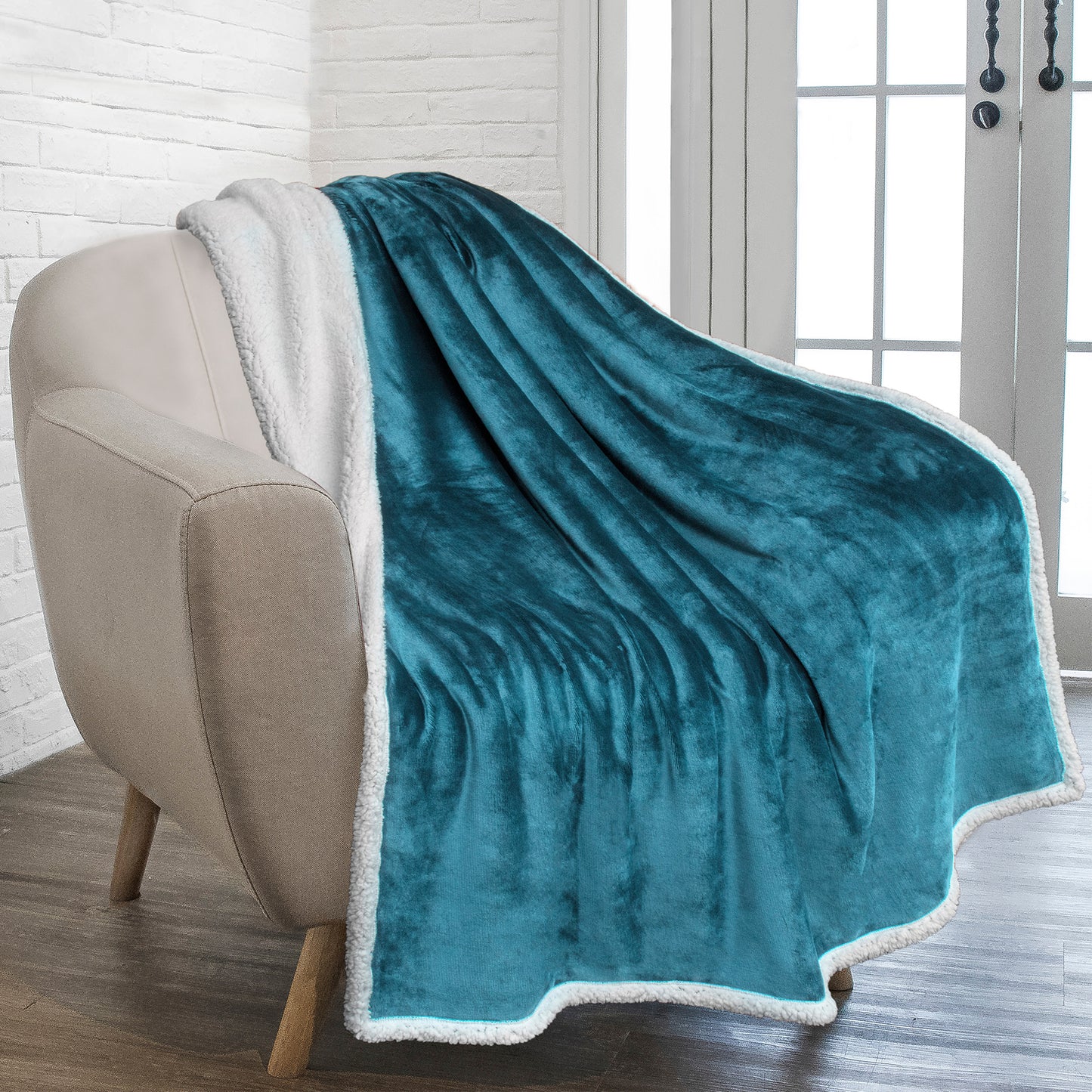 Premium Sherpa Fleece Throw Blanket