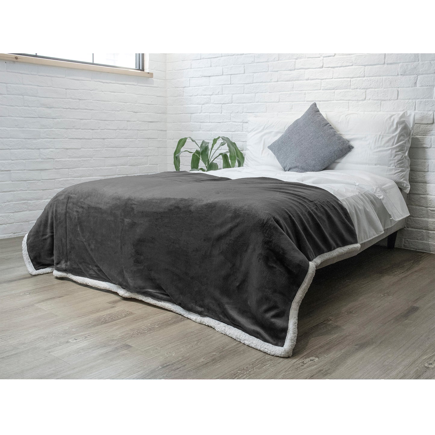 Premium Sherpa Fleece Throw Blanket