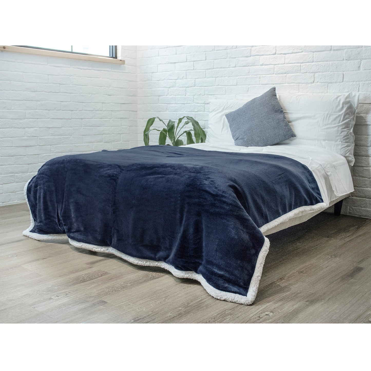 Premium Sherpa Fleece Throw Blanket