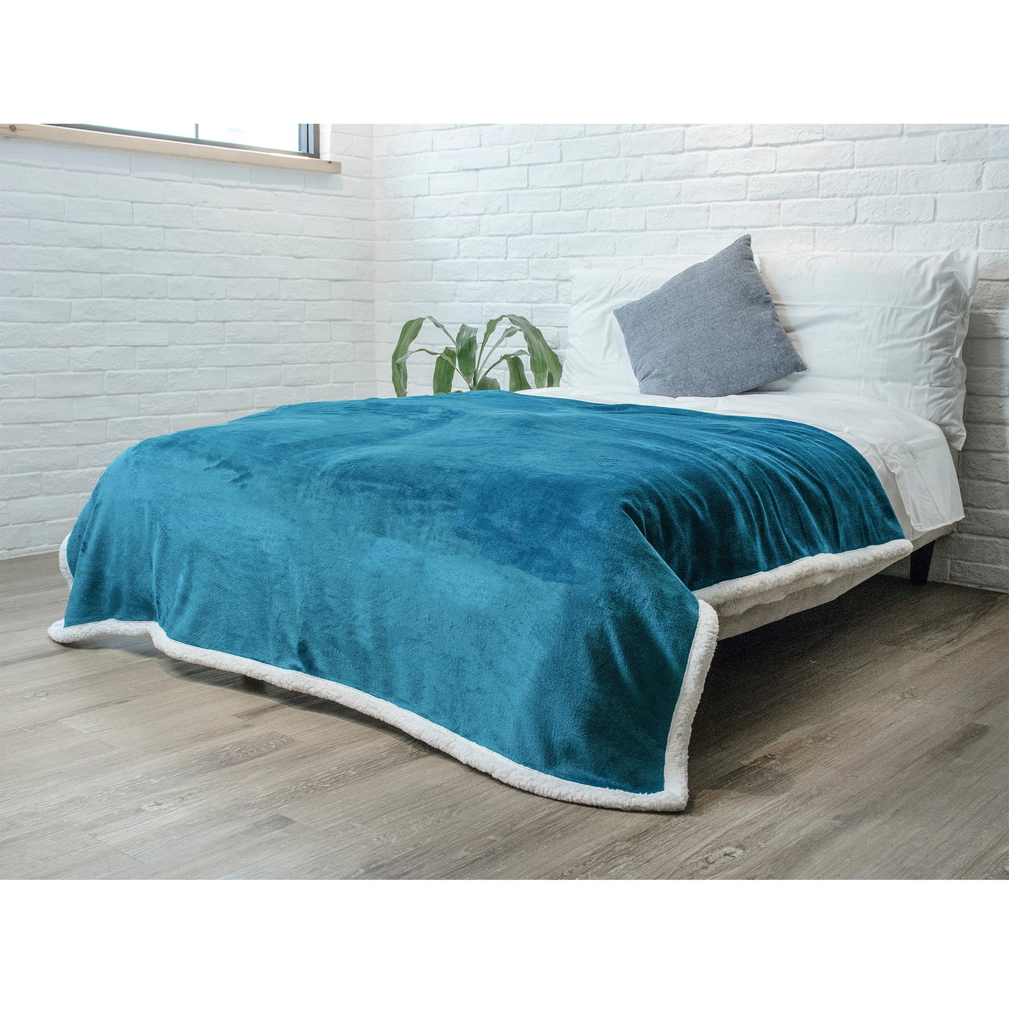 Premium Sherpa Fleece Throw Blanket
