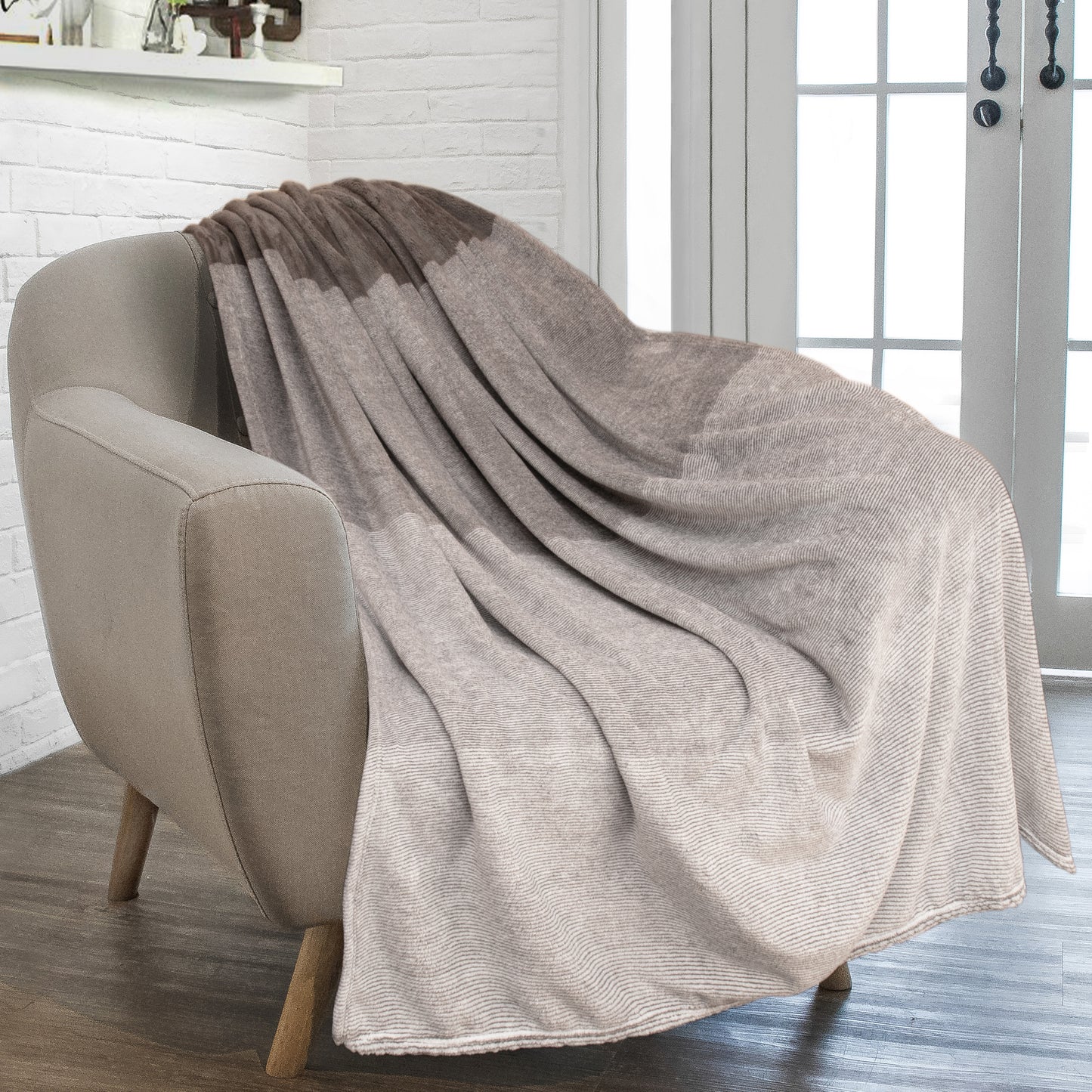 Gradient Ombre Fleece Blanket