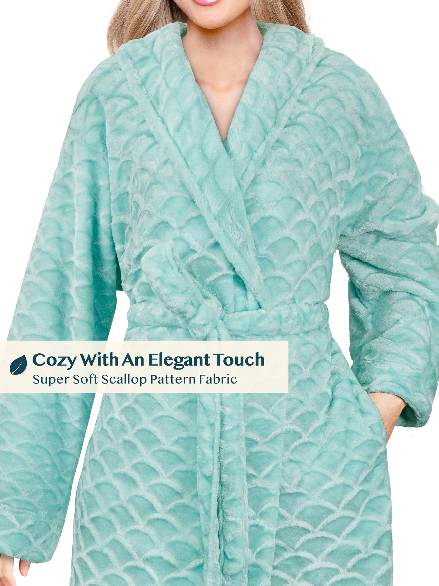 Women's Scallop Pattern Short Robe