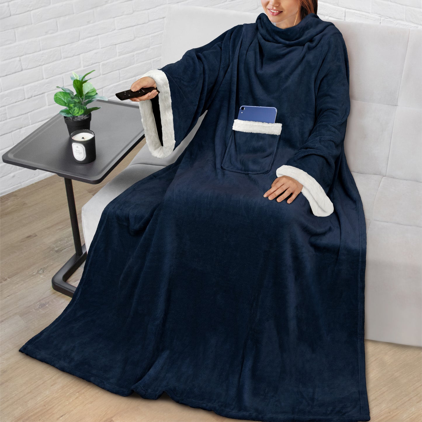Blanket with Sleeves - Sherpa Trims