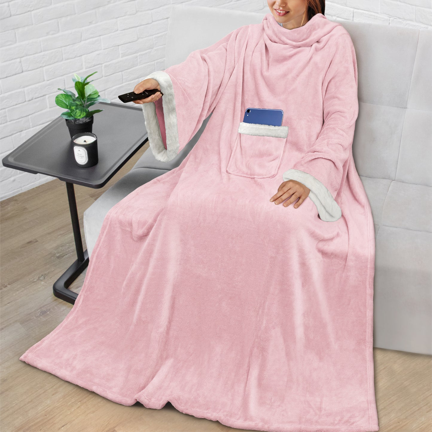 Blanket with Sleeves - Sherpa Trims