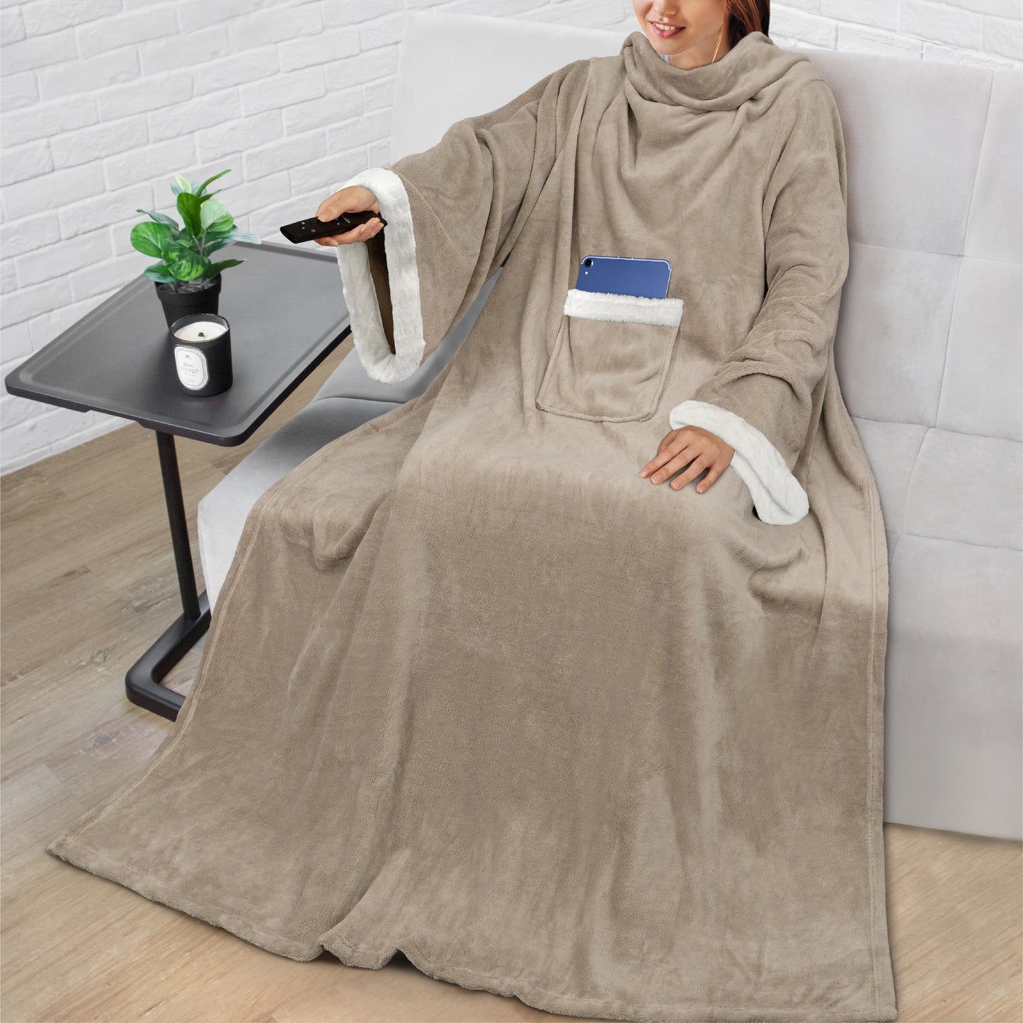 Blanket with Sleeves - Sherpa Trims
