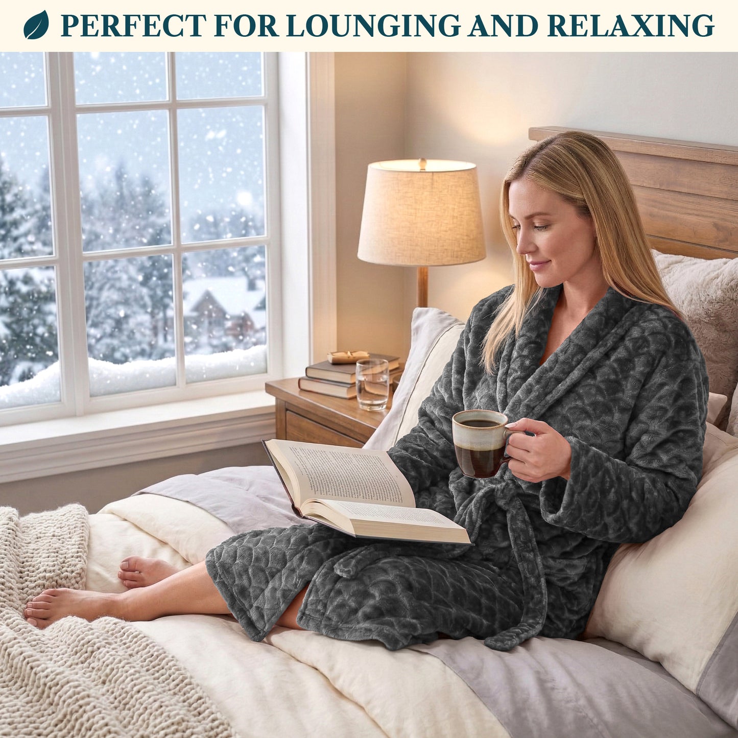 Women's Scallop Pattern Short Robe