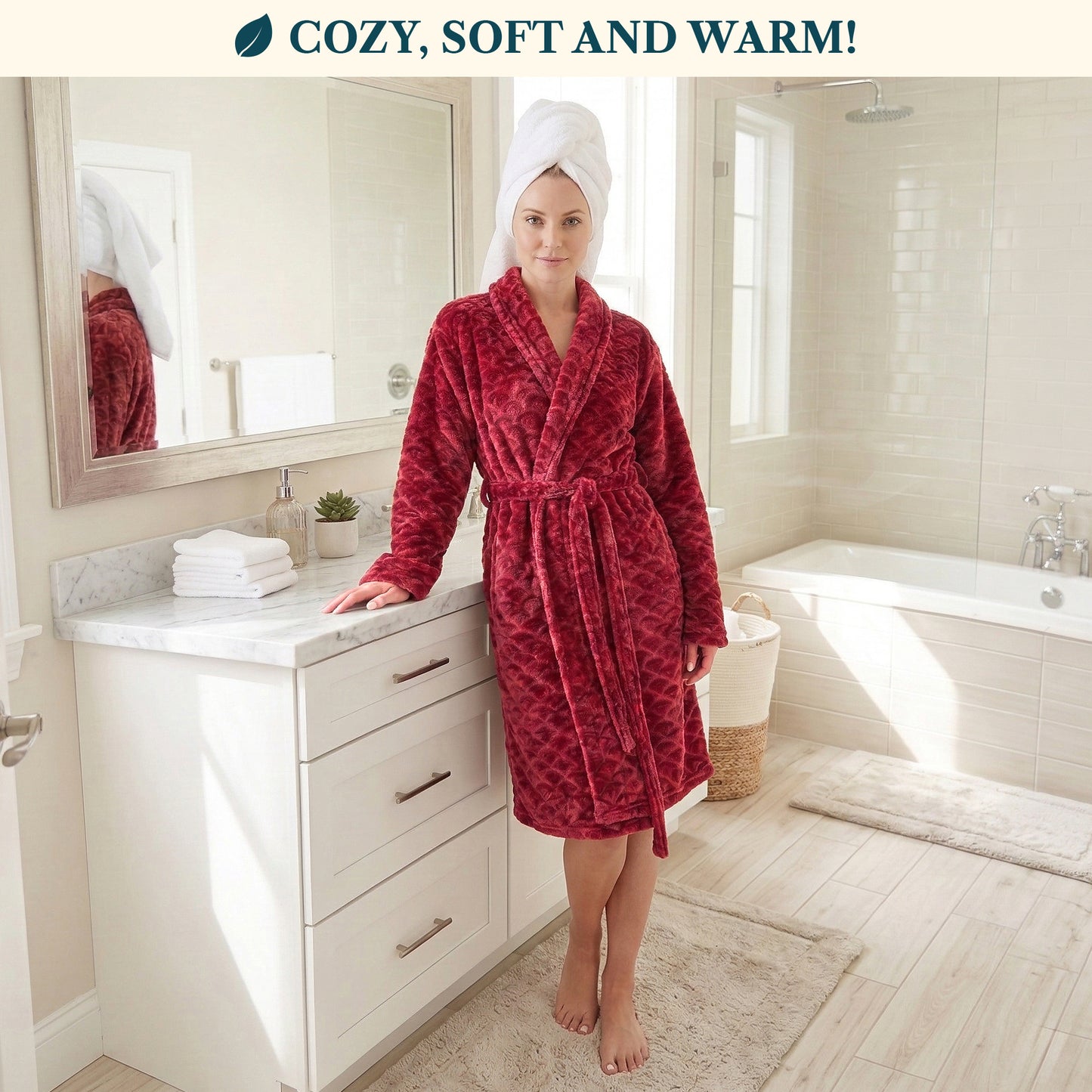 Women's Scallop Pattern Short Robe