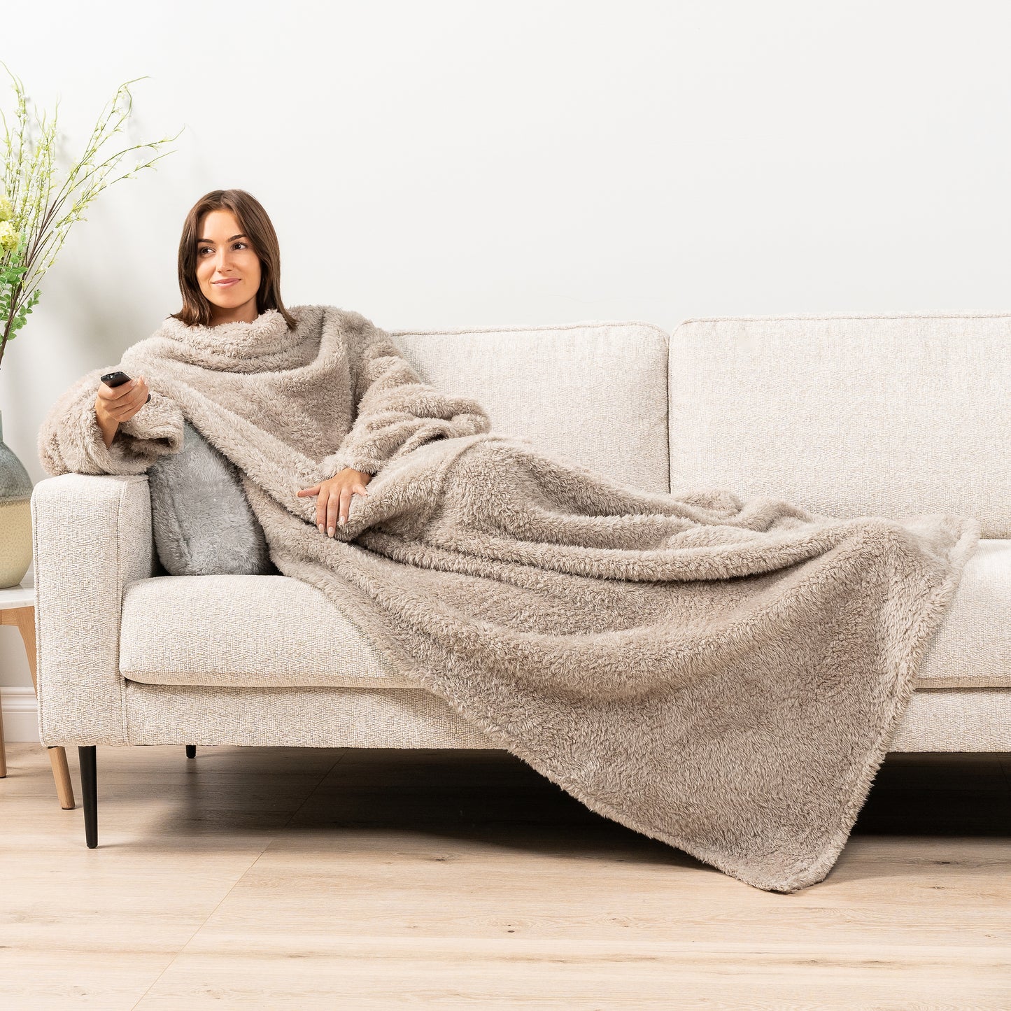 Sherpa Fluffy Blanket with Sleeves