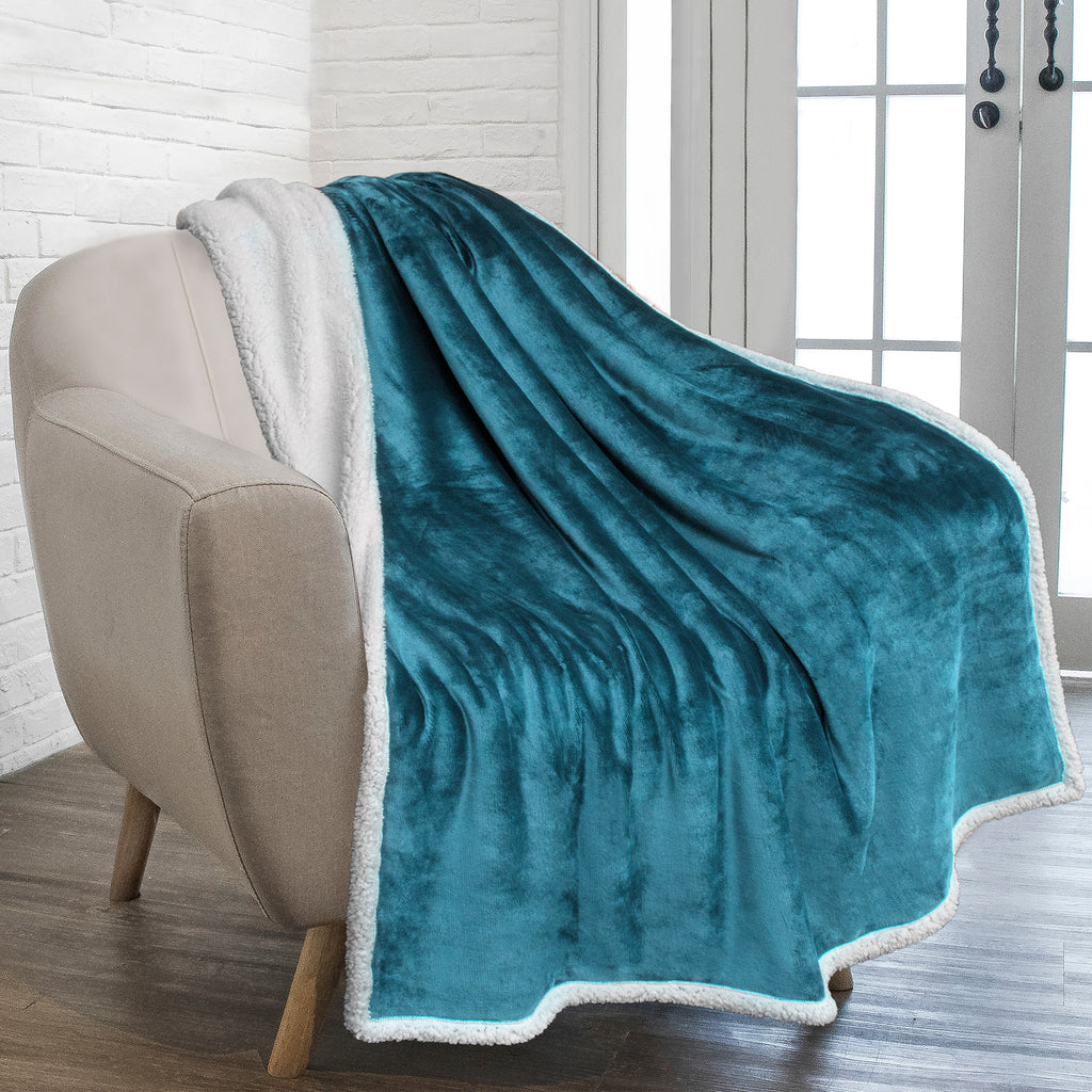 Premium Sherpa Fleece Throw Blanket – PAVILIA