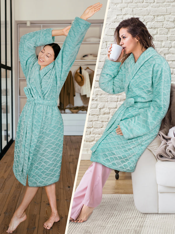 Women's Scallop Pattern Short Robe